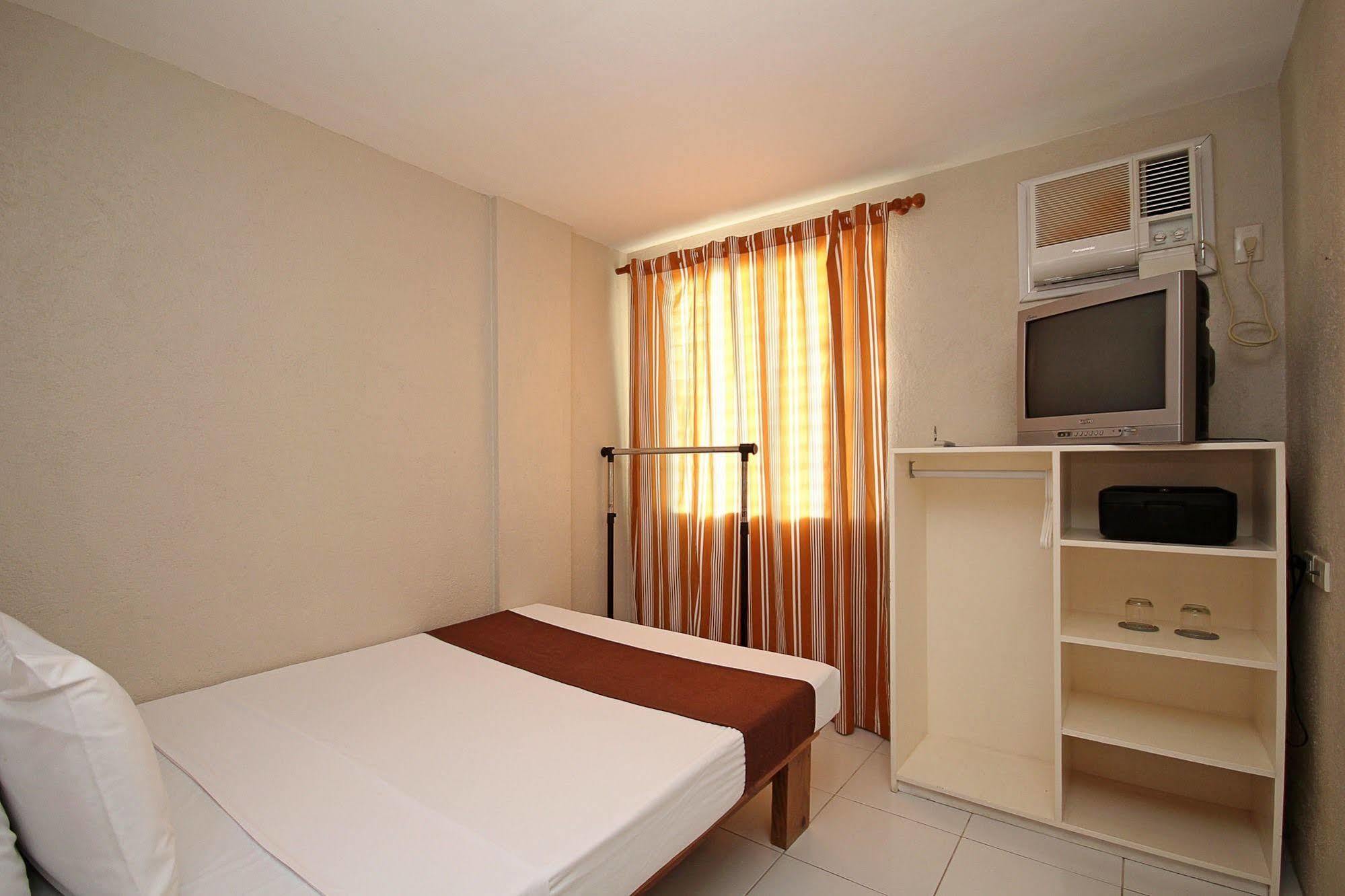 Mr Holidays Hotel Balabag  Exterior foto