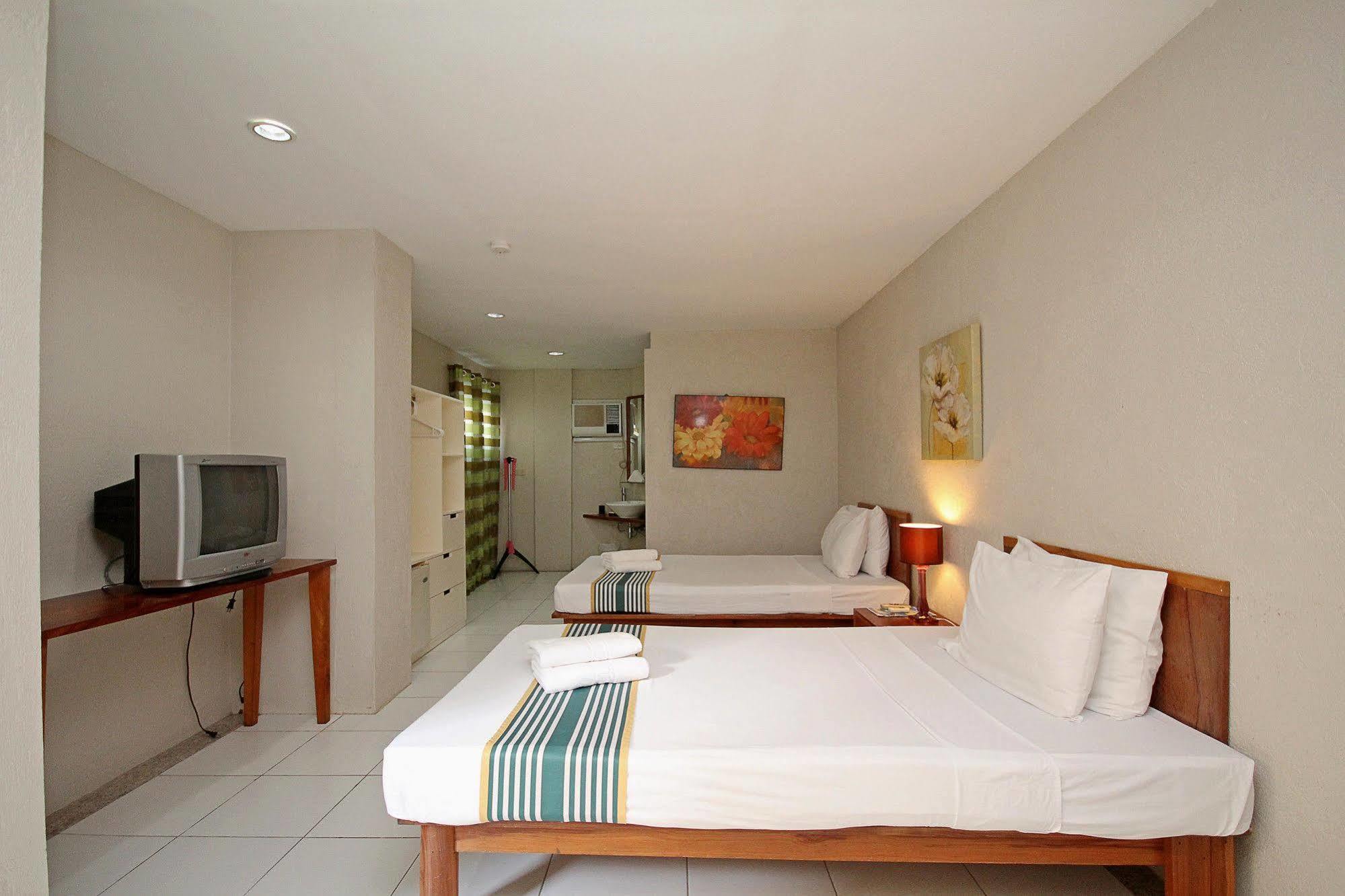 Mr Holidays Hotel Balabag  Exterior foto