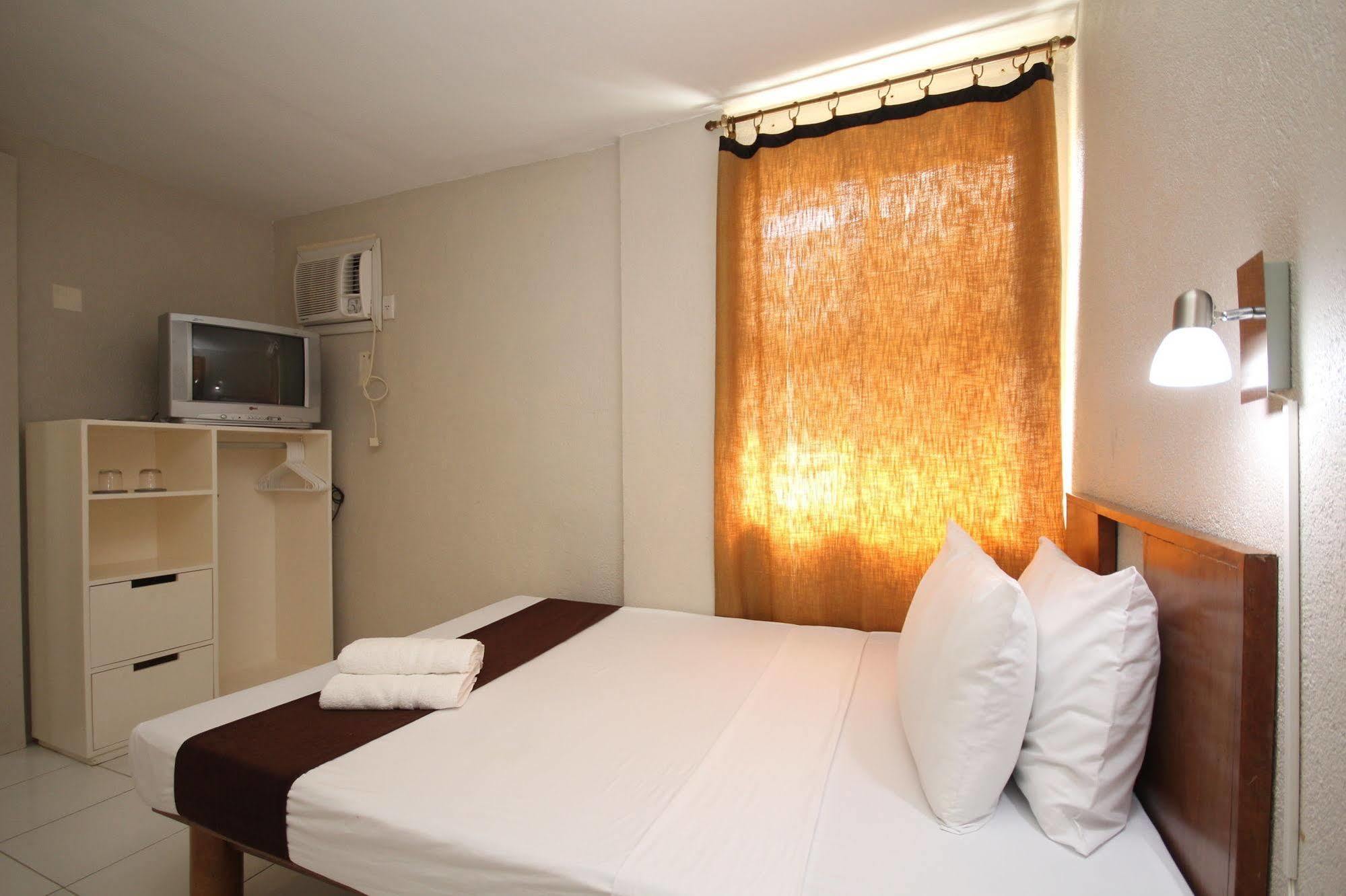 Mr Holidays Hotel Balabag  Exterior foto