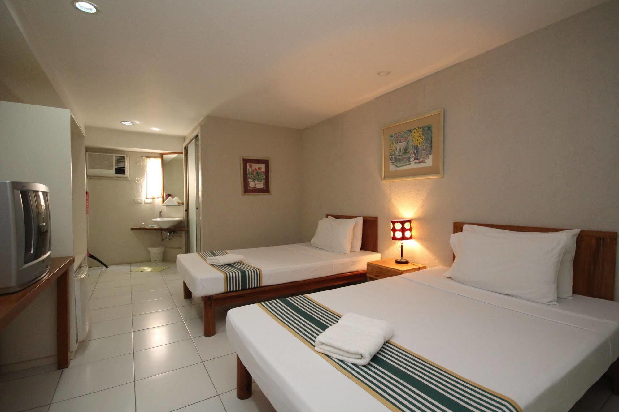 Mr Holidays Hotel Balabag  Exterior foto